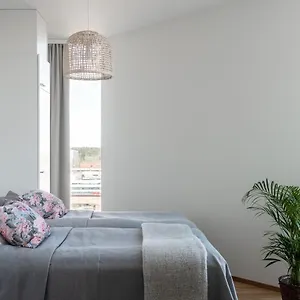 Sleepwell Itaekeskus, Close To Metro Apartamento Helsinki